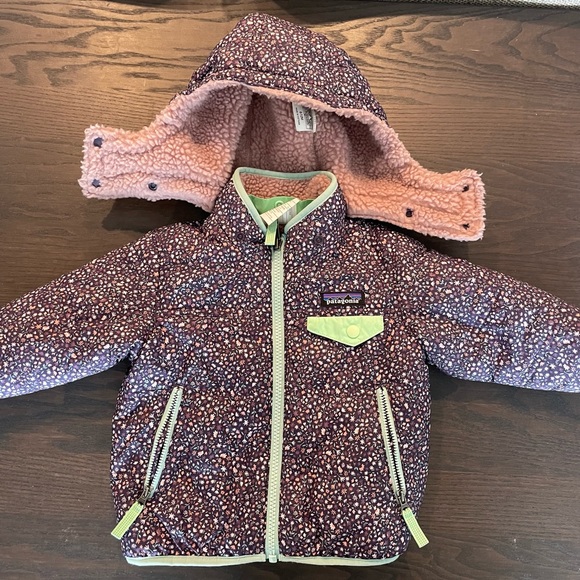 Patagonia infant reversible tribbles hooded jacket (6-12months) purple